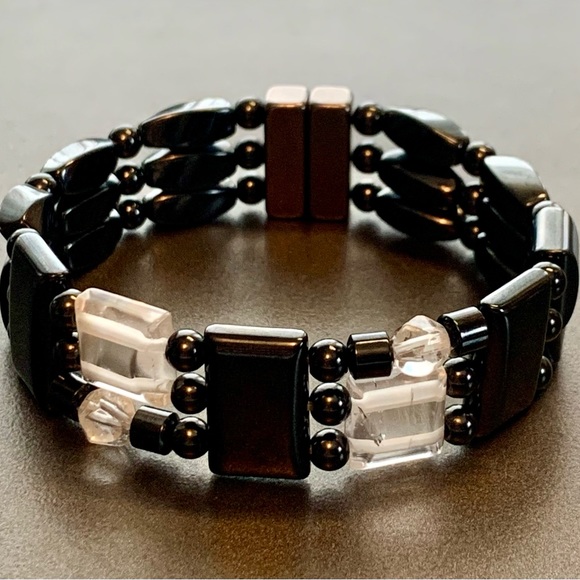 Amazing Magnetic Hematite and clear Quartz bracelet. - Picture 2 of 3